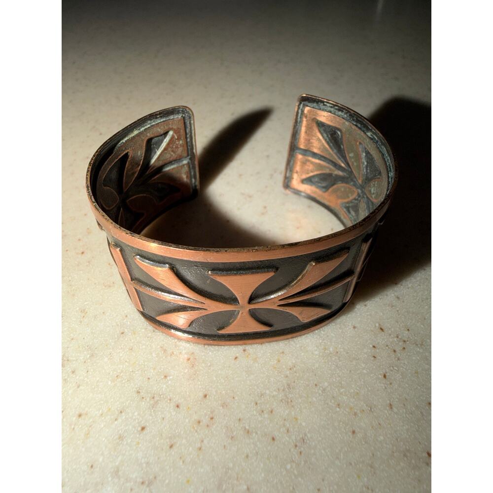 Vintage solid copper cuff bracelet Bell Trading Post fits a 5-6.5” wrist